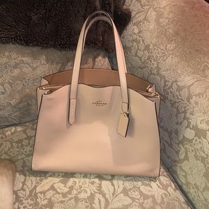 Tan Coach Purse very good condition no marks no wrinkles